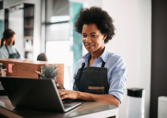 How does AI contribute to the development of small and medium-sized enterprises?