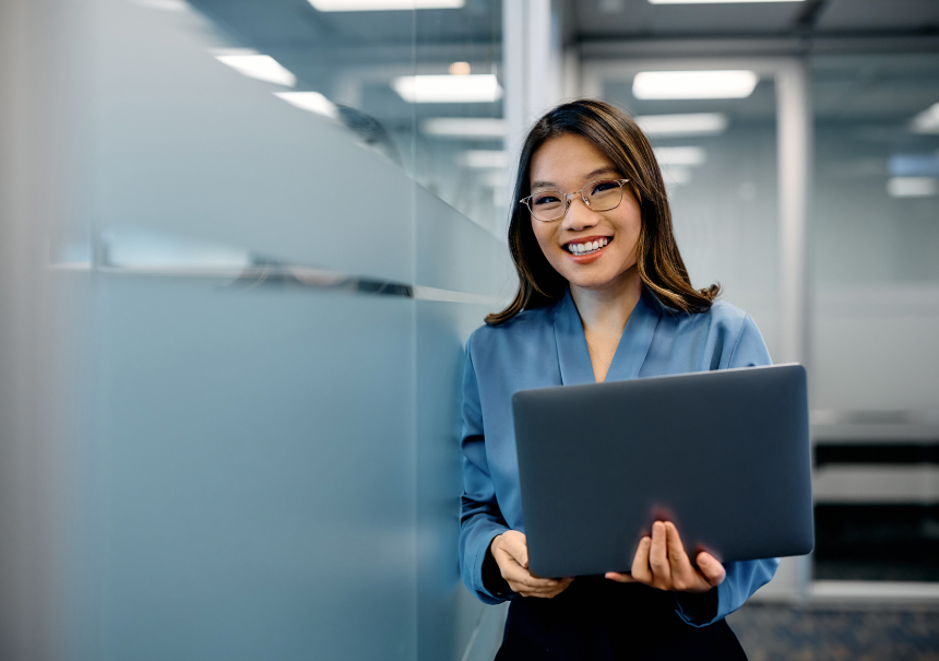 Marketing specialist using iPresso to recover abandoned forms in an office setting.